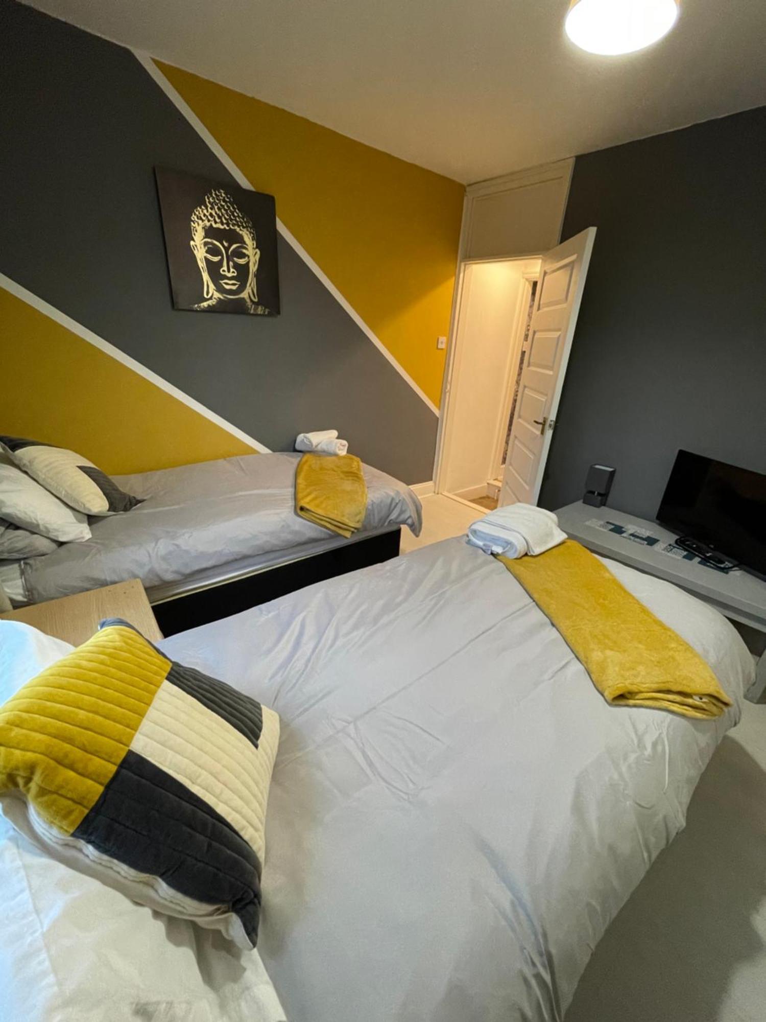 Home Sweet Home In Rg1 With Free Parking Reading Ngoại thất bức ảnh