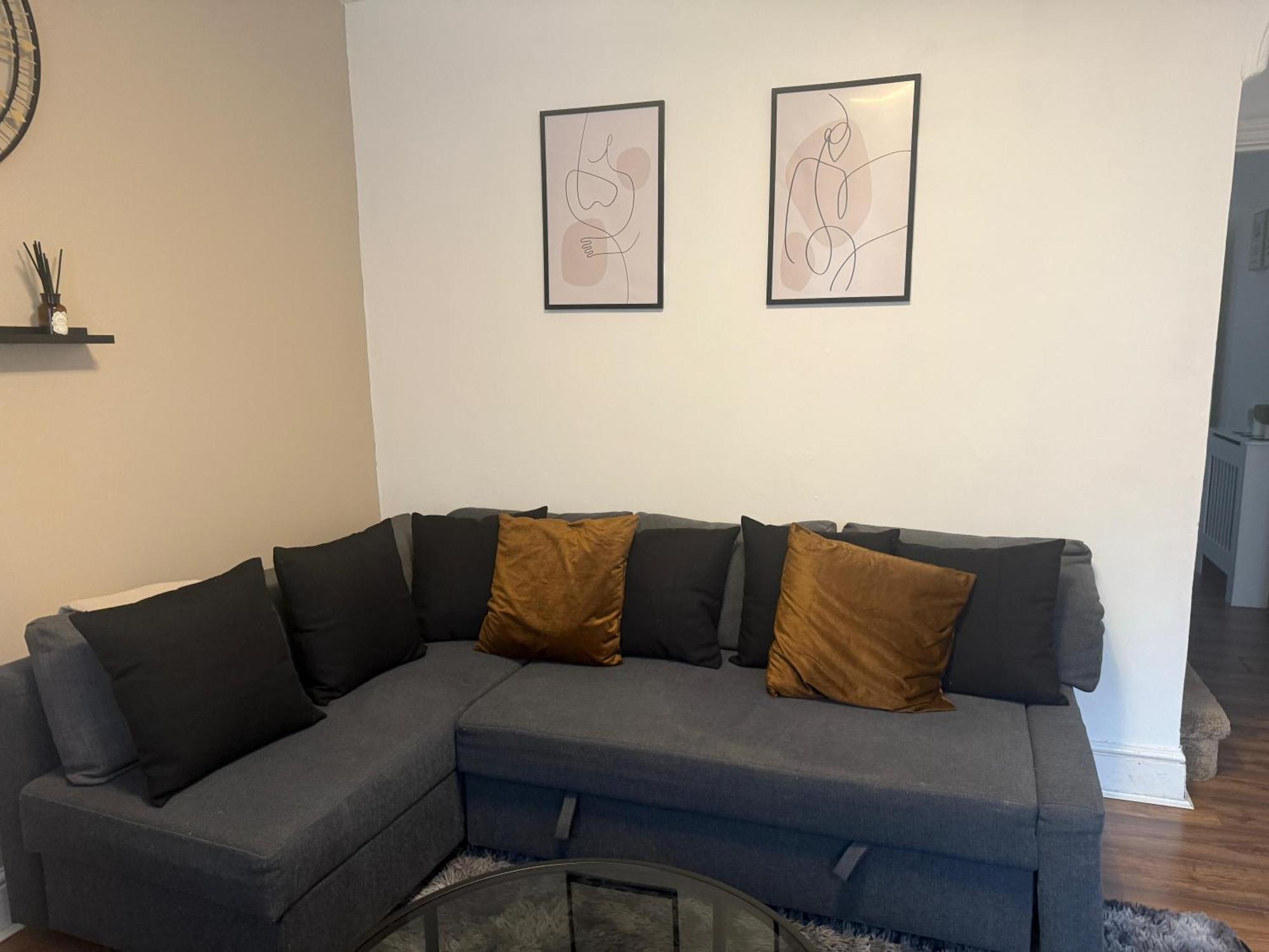 Home Sweet Home In Rg1 With Free Parking Reading Ngoại thất bức ảnh